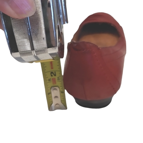 Yuu women's Franca slip on low heel wedge casual loafer red shoes size 7.5M - Picture 8 of 10